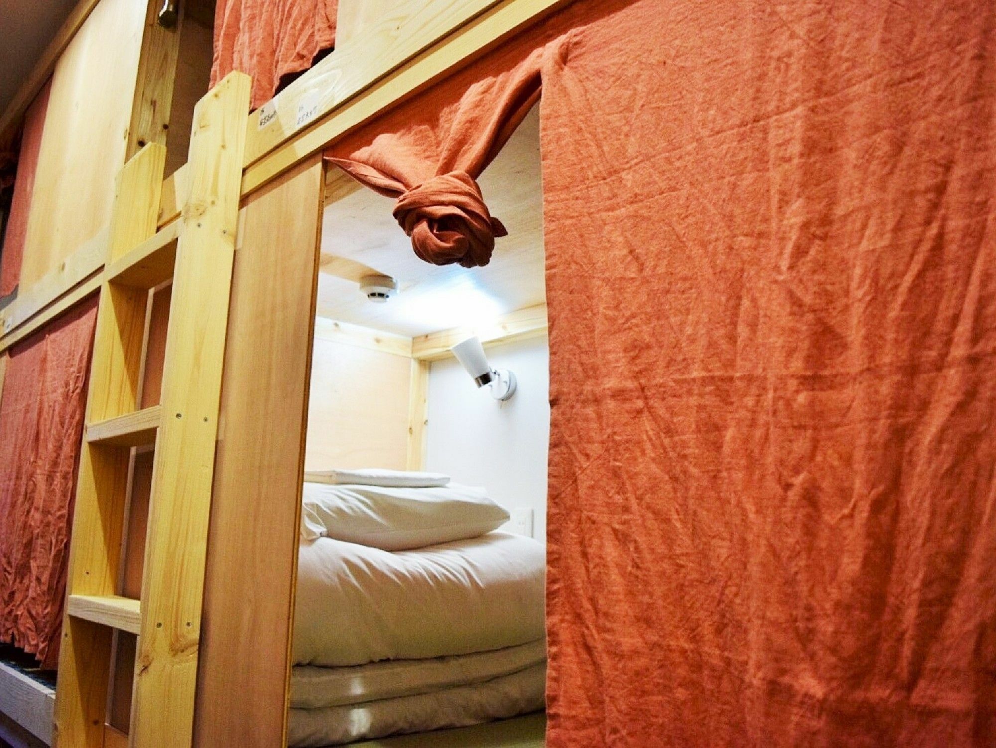 Hiroshima Hostel En Экстерьер фото